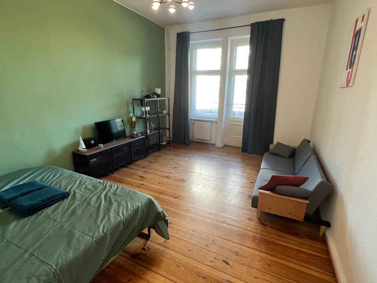 Stylish 2-Room Apartment With Balcony Next To East Side Gallery Berlin Exteriör bild