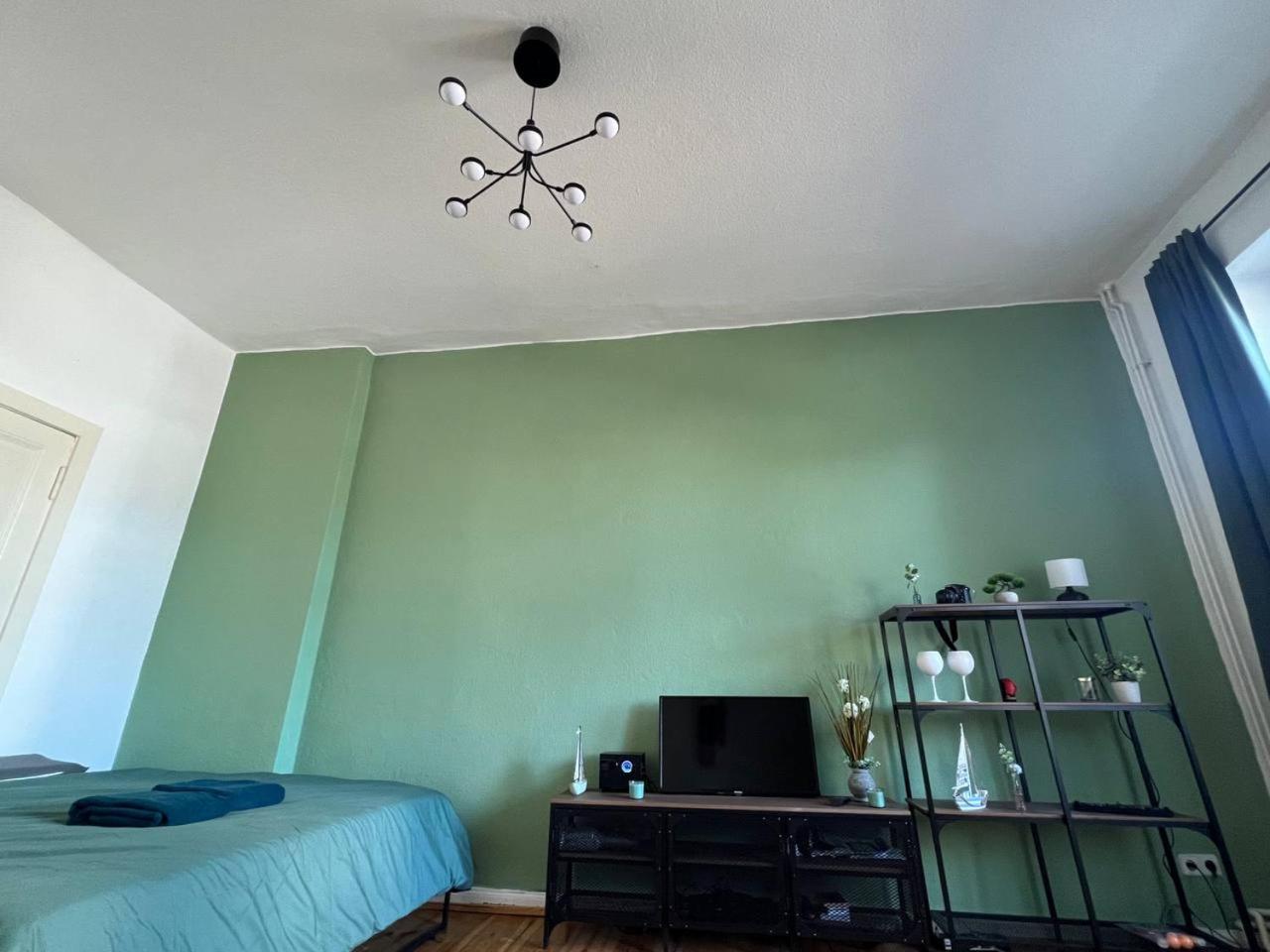 Stylish 2-Room Apartment With Balcony Next To East Side Gallery Berlin Exteriör bild
