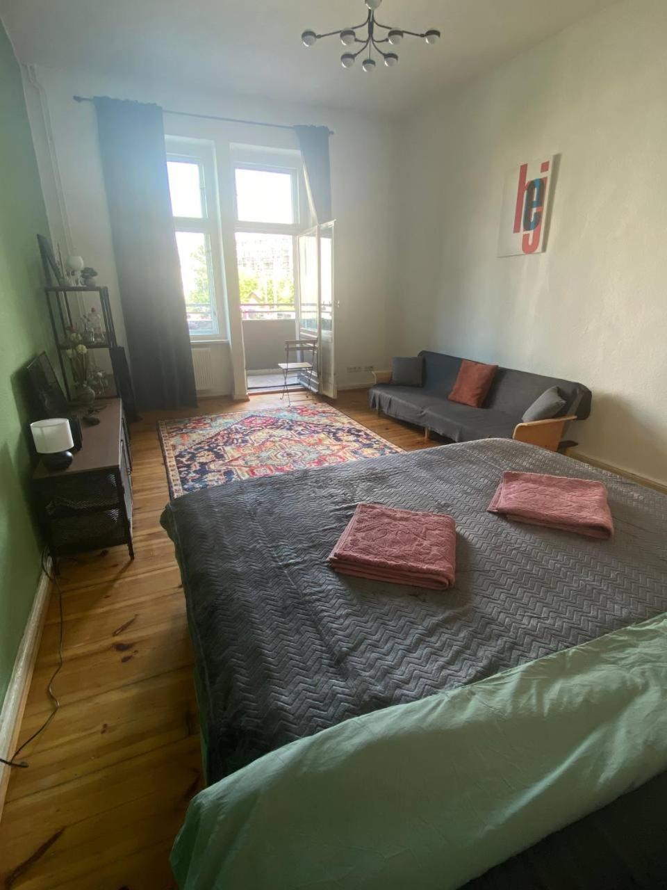 Stylish 2-Room Apartment With Balcony Next To East Side Gallery Berlin Exteriör bild
