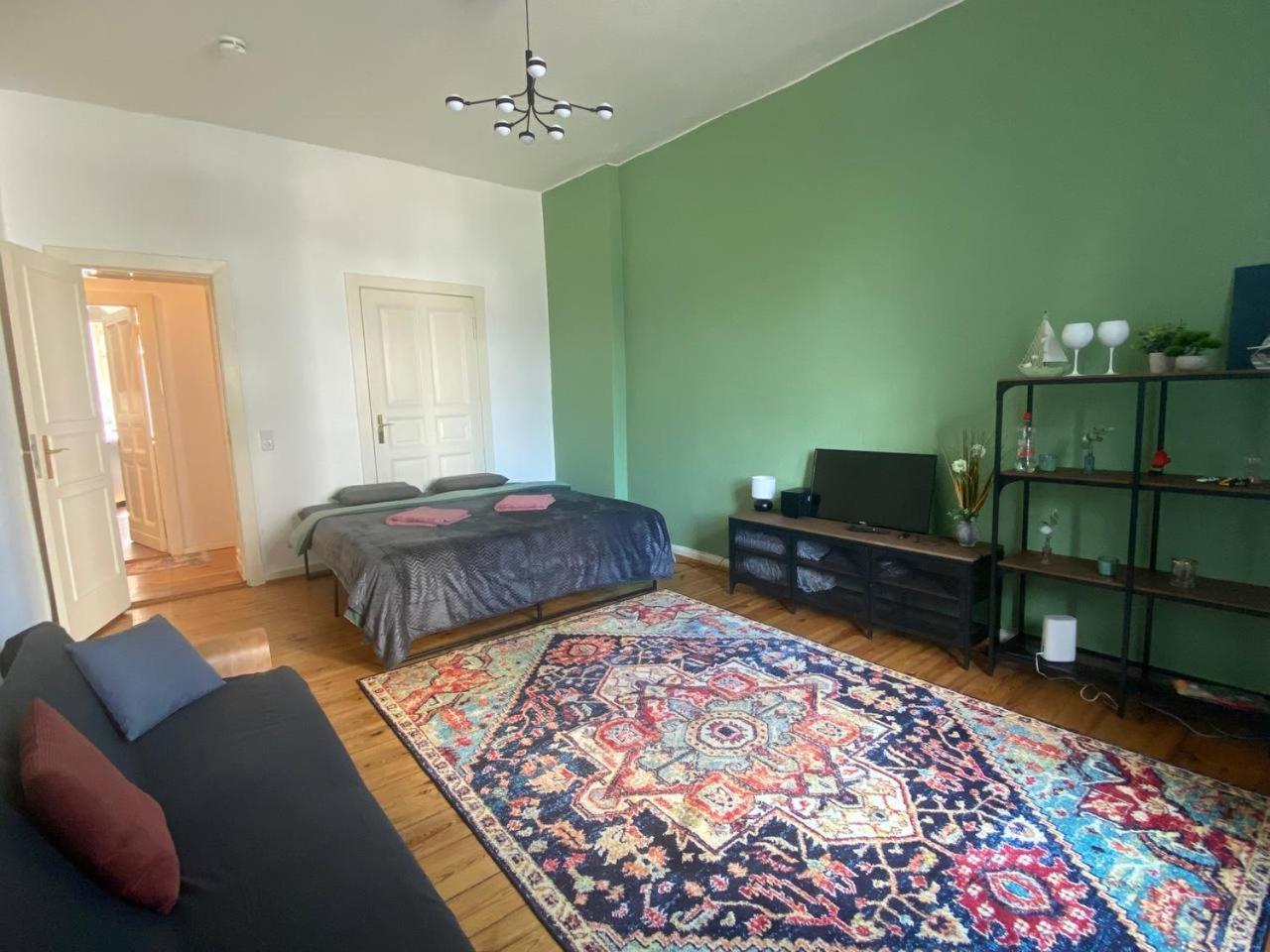 Stylish 2-Room Apartment With Balcony Next To East Side Gallery Berlin Exteriör bild